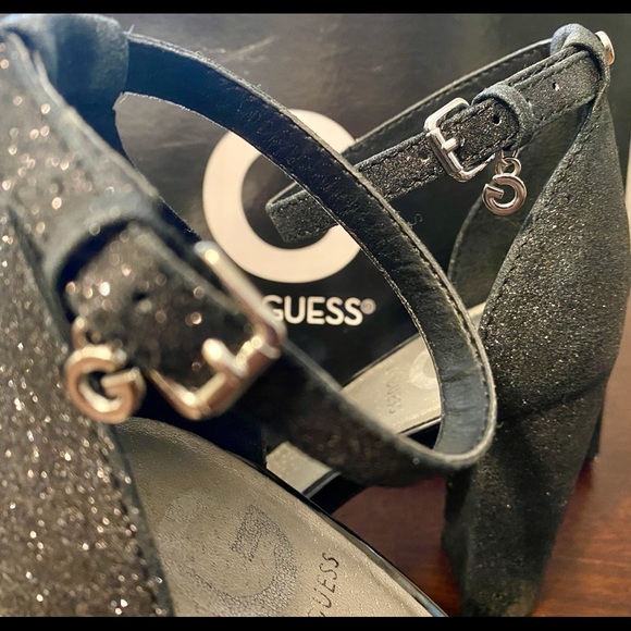Guess Open Toe Chunky Heel - Picture 4 of 7